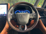 【純正革巻きステアリング】上質な革を使用することで、手にしっかり馴染みとても運転しやすいハンドルです♪