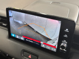 バックギアに入れるだけで自動でリヤカメラに切り替わります!車庫入れやバックが苦手な方にオススメ!