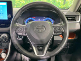 【純正革巻きステアリング】上質な革を使用することで、手にしっかり馴染みとても運転しやすいハンドルです♪
