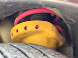 お車を安心してお乗りいただく為には、足回りの定期点検が欠かせません。サービスサポート(有償保証)では無料点検もご提供しており、安心のカーライフをお過ごしいただけるサポート体制が整っています。