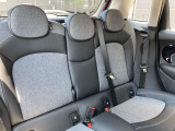 お車の点検、修理も自社整備工場にて対応致します。入庫案内からご来店までサービスアドバイザーと担当営業者でお客様をサポート致します。ご来店、ご連絡をスタッフ一同心よりお待ちしております。
