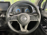 【純正革巻きステアリング】上質な革を使用することで、手にしっかり馴染みとても運転しやすいハンドルです♪