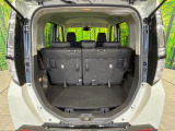 普段のお買い物や通勤、送迎等に十分な荷室スペースを確保しております。セカンドシートを倒すと、大きな荷物の積載も可能です♪