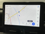 【ナビ機能付きディスプレイオーディオ】ナビ機能搭載の他、お持ちのスマートフォンと連携して、ナビやbluetoothでの音楽再生が可能です♪デザインはもちろん操作性も良好!