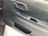 【パワーウインドウ】運転席のスイッチで、各席の窓ガラスの開閉ができます!あると便利ですよね!