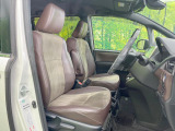 運転席シート廻りは使用感も少なく、良好な状態となっています。丁寧に使われていたことがよくわかりますね。