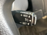 【クルーズコントロール】高速道路もラクラク走行。アクセルを離しても一定速度で走行ができ、長距離運転時の負担を軽減!加速・減速も簡単なスイッチ操作で調整できます。