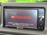 【純正ナビ】人気の純正ナビを装備しております。ナビの使いやすさはもちろん、オーディオ機能も充実!キャンプや旅行はもちろん、通勤や買い物など普段のドライブも楽しくなるはず♪
