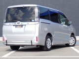 オリックス認定中古車は厳選した上質な車輌のみをお届け致します。全車にプロの職人による徹底した内外装の清掃、磨き上げ処理を施しております。
