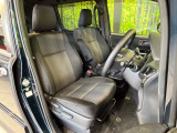 運転席シート廻りは使用感も少なく、良好な状態となっています。丁寧に使われていたことがよくわかりますね。