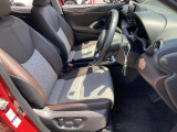 運転席シート廻りは使用感も少なく、良好な状態となっています。前オーナー様が丁寧に使っていたことがよくわかりますね。