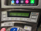 【オートエアコン】一度お好みの温度に設定すれば、車内の温度を検知し風量や温度を自動で調整。暑い&hellip;寒い&hellip;と何度もスイッチ操作をする必要はありません。快適な車内空間には必須の機能ですね♪