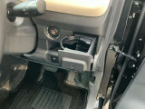 運転席側のドリンクホルダーです♪