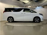 当社でご購入頂いた全ての車両はご納車前、エンジンオイル交換・ワイパーゴム・ブレーキ点検・調整・その他確認の上ご納車いたします。