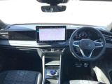 センターに大型ディスプレイを設置した新世代のインストゥルメントパネルは情報量も多く、高い操作性で長距離、長時間の運転によるストレスを軽減します。