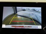 バックモニター付きです。モニターにはガイド線も表示されます。
