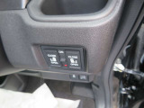 パワースライドは両側とも運転席から開閉できます。いたずら防止のためオフにすることもできます。