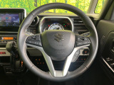 【純正革巻きステアリング】上質な革を使用することで、手にしっかり馴染みとても運転しやすいハンドルです♪
