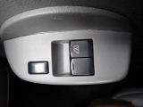 前席の窓の開閉は電動になりますので、便利ですよね。