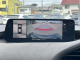 見えない部分の危険察知をサポートする360&deg;ビュー・モニター付!バック駐車も安心ですね♪
