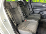 コンパクトカーですが、セカンドシートは十分な広さがあり快適にお乗りいただけます♪シートを倒して大きな荷物を積んだりと、用途の幅が広い1台です。