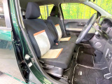 運転席シート廻りは使用感も少なく、良好な状態となっています。前オーナー様が丁寧に使っていたことがよくわかりますね。