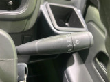 【オートライト】周りの明るさに応じて自動でヘッドライトの点灯・消灯ができる機能です!ライトの付け忘れ・消し忘れなどが無くなり、雨の日や夕方の走行も安心!トンネル通過時も便利ですね♪