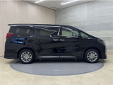 「中古車ハイブリッド保証」付き。ハイブリット機構を無償で保証します。保証期間は初度登録年月から10年目まで、または3年間の長い方。但し累計走行距離が20万km以内。