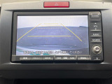 【バックモニター】後ろのカメラの映像をモニターに映し出すことができます!後方の見えない死角や、障害物との距離感をしっかり確認することができます!駐車が苦手な方におすすめです。