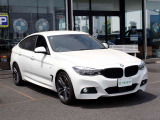 BMW在庫保有台数常時100台以上!ご来店の際はBMW本店(厚木市下荻野140-1)にご来店ください!弊社自慢の全天候型ショールーム!BMW在庫保有台数常時100台以上ございます!