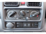 ☆車内の隅々まで徹底クリーニング!目に見えない汚れも落とします!除菌ウイルス除去・消臭でお子様にも安心!