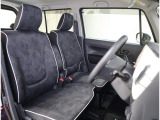 運転席はホワイトのアクセントでさわやかな見た目に仕上げました!