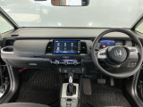 【前方視界】開放的な前方視界!運転がしやすく疲れにくいです♪窓が大きく、見通しがとっても良いおクルマですよ♪