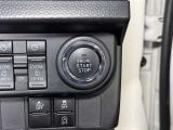 【エンジンスタートボタン】一度使ったら手放せなくなるスマートエントリーキーシステムです。 鞄やポケットの中に入れたままでもエンジン始動ができ、楽チンです。