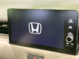 【大画面ナビ】人気の大型9インチナビを装備。存在感のある大画面はインパクト大!ナビ利用時のマップ表示は見やすく、テレビやDVDは臨場感がアップ!いつものドライブがグッと楽しくなります♪