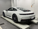 オプション:助手席フットウェルストレージネット、911 Carrera T LEDドアカーテシーライト