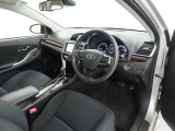 シンプルで使いやすいデザインの運転席です。