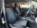 【運転席】運転席やその他のシートに座っていただき、エンジンをかけていただく事も可能です。