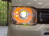 【LEDヘッドライト】悪天候や夜間走行時も良好な視界を確保し安心して運転できる高輝度LEDヘッドライトを装備!点灯速度が早く、消費電力も抑えられています。