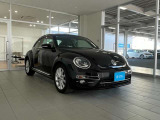 ヘッドライトからフロントバンパーまで丸いデザインは The Beetle にしかない特徴です。