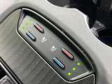 【シートベンチレーション】夏場は涼しい風でお尻や背中の熱やムレを防ぎ、冬はエアコンよりも早く温まってポカポカに!季節を問わず快適に過ごせます。