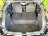 普段のお買い物や通勤、送迎等に十分な荷室スペースを確保しております。セカンドシートを倒すと、大きな荷物の積載も可能です♪