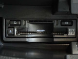 運転席お膝元にETCカード挿入口がございます。