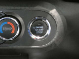 【プッシュスタート】スマートキーを携帯していればキーを取り出さずにドアを施錠&解錠。クルマの始動も可能です♪