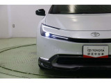 先進的なデザインのヘッドライトはBi-BeamLED。1灯の光源でローとハイビームの切替えが出来ます。ターンランプ、クリアランスランプ、デイライト機能を備えたライン発光が昼夜を問わず存在感を放ちます。