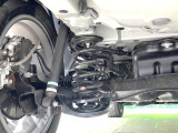 お車を安心してお乗りいただく為には、足回りの定期点検が欠かせません。サービスサポート(有償保証)では無料点検もご提供しており、安心のカーライフをお過ごしいただけるサポート体制が整っています。