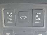 【パワーバックドア】スマートキーや運転席のボタンを押すだけでリアゲートが自動で開閉します!荷物を持っている時や、高い位置にあるバックドアを閉める際に便利な機能です♪