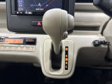 オートマチックシフトレバーは、手になじみ操作しやすい形状で安全運転にもつながります♪