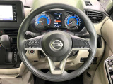 【ステアリングスイッチ】運転中、前方から目線をそらすことなく、オーディオ等の操作が可能な便利機能!安心&快適なドライブを演出してくれます♪