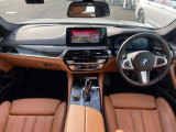 国道246号線沿い、南町田グランベリーパーク駅すぐ。BMW Premium Selection 東名横浜/〒194-0004 東京都町田市鶴間5-18-1/TEL:042-788-8022